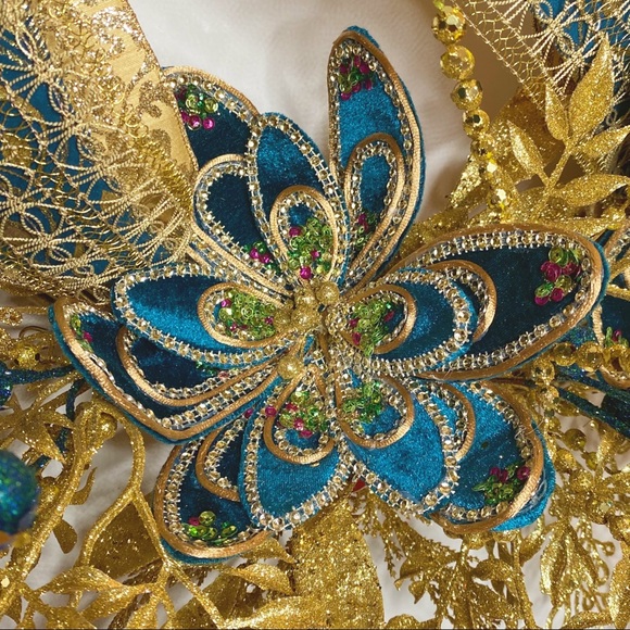 🦋SOLD🦋Glam Peacock Blue and Glittered Gold Wreath - Picture 4 of 11